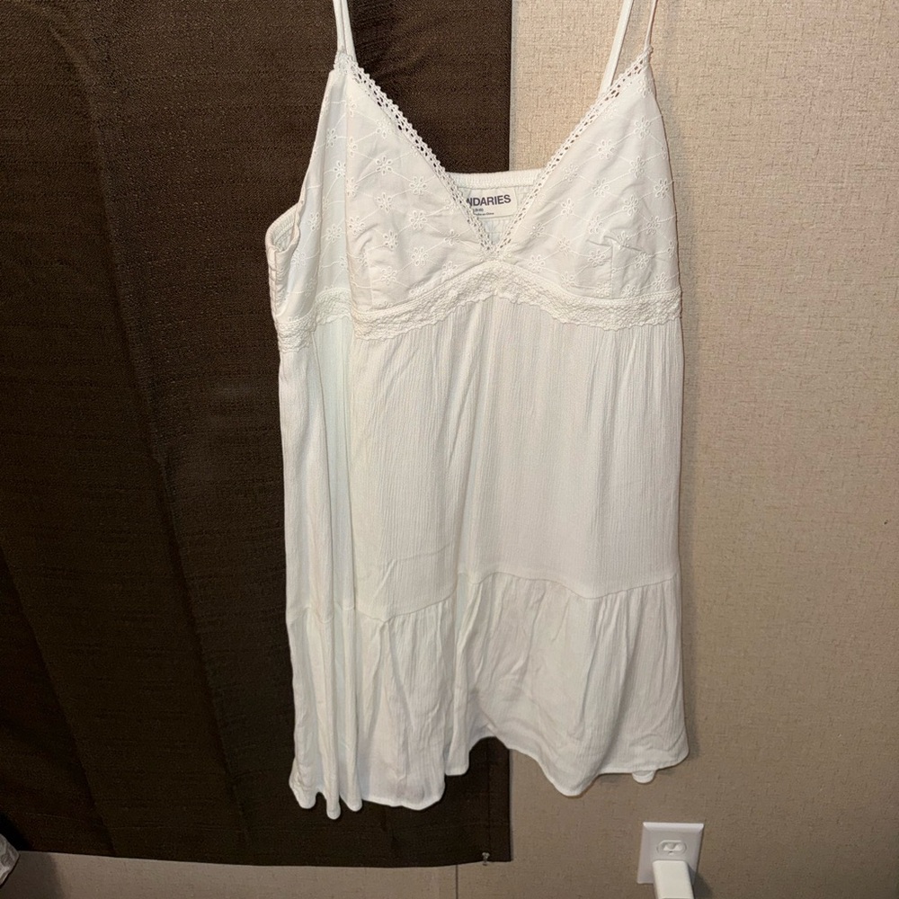 Elegant White Lace Trim Nightgown